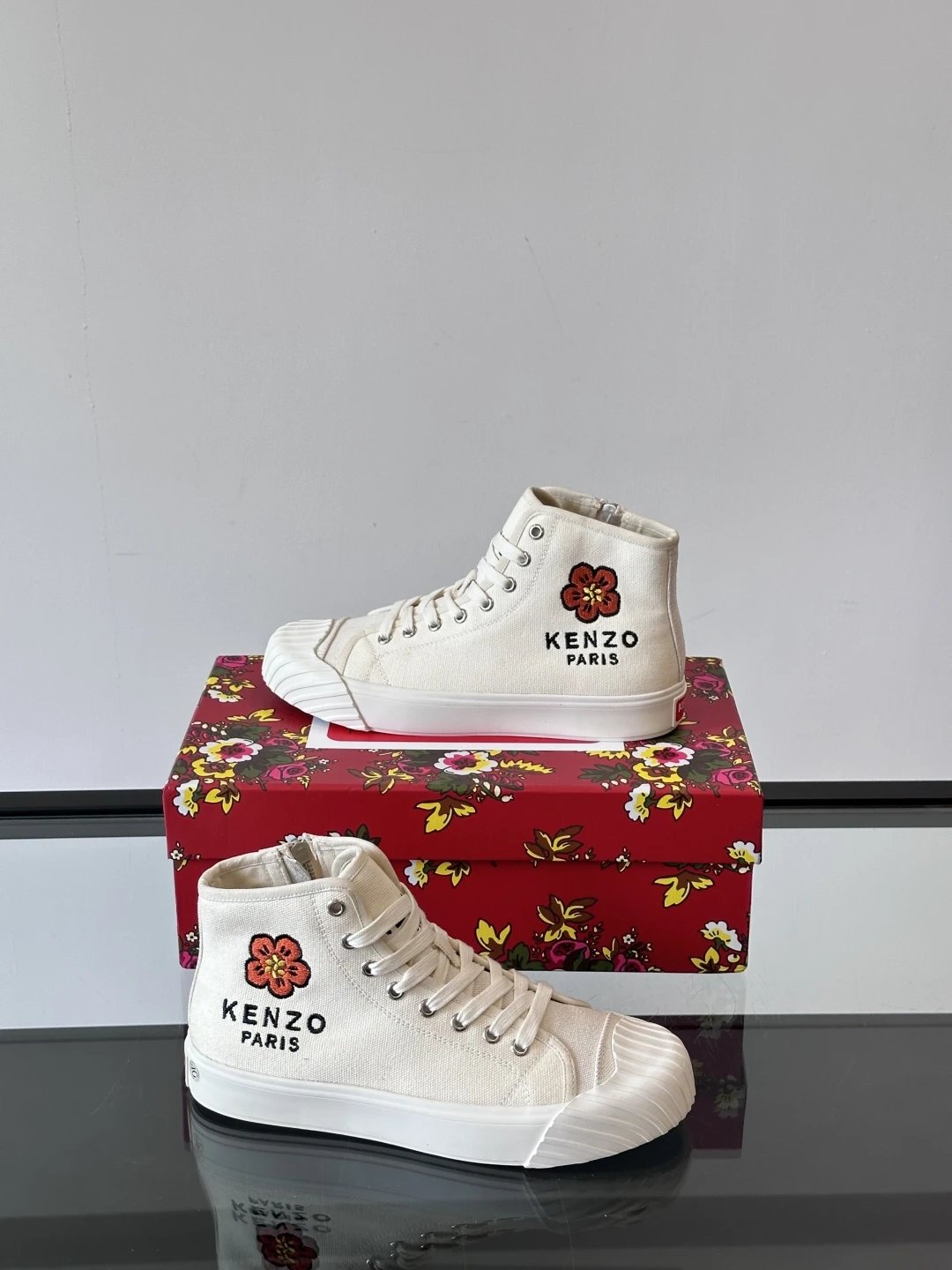 Kenzo Canvas High Sneakers White - Gallery Image 4 - Detailed View