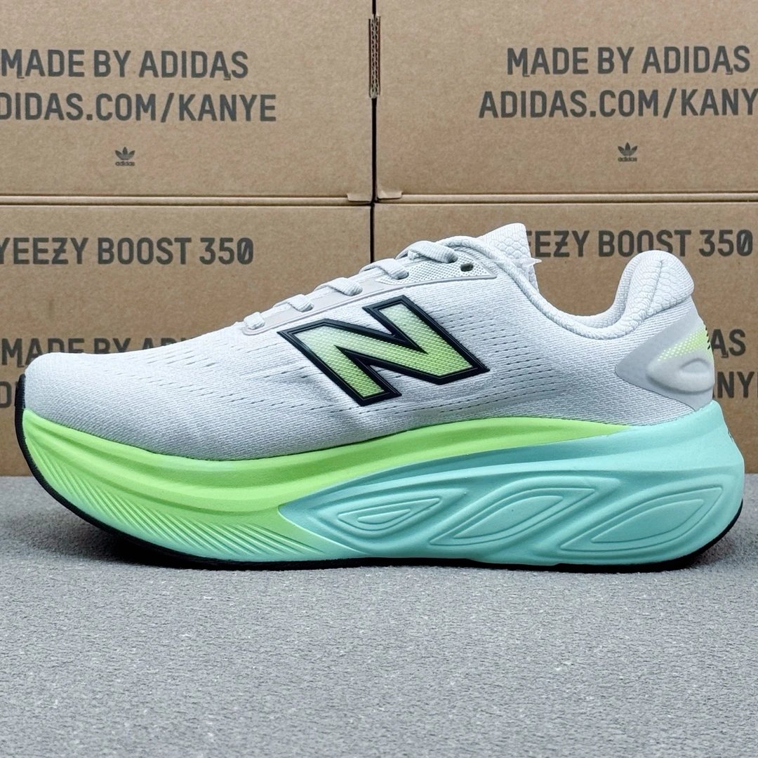 Lightweight Knit Running Shoes in Mint - Gallery Image 4 - Detailed View