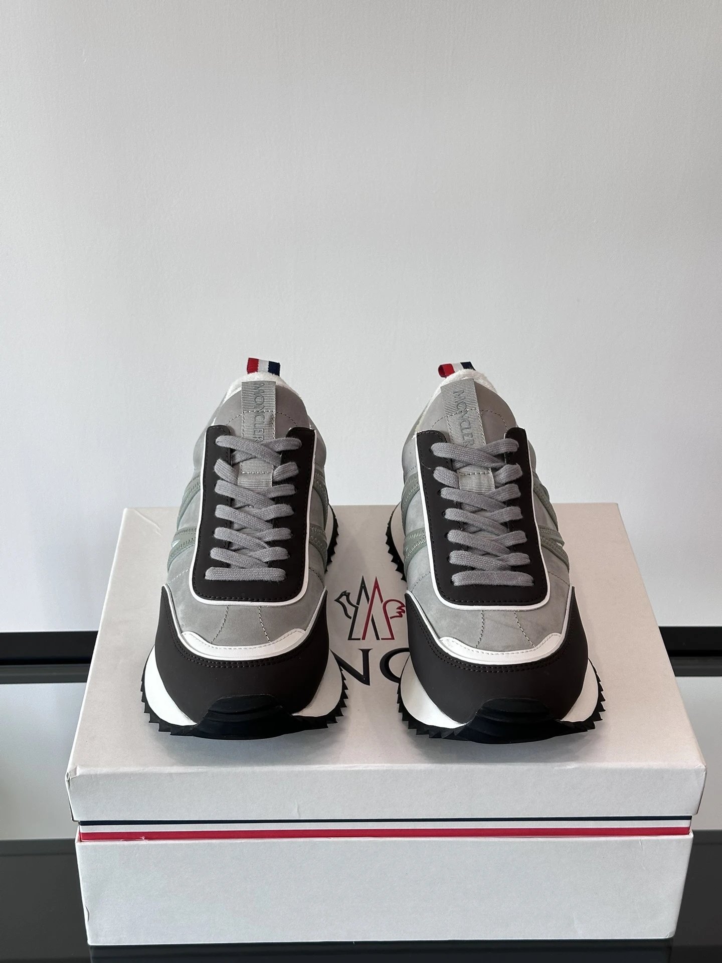 Moncler Pacey Sneakers Grey Black - Gallery Image 3 - Detailed View