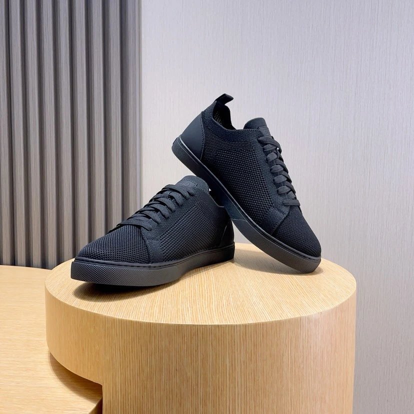 Lacoste Classic Sneakers Black - Gallery Image 5 - Detailed View