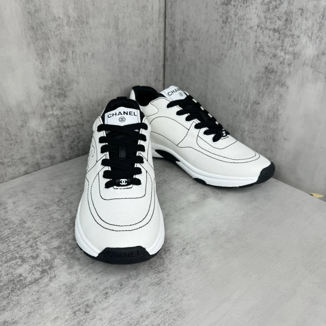 24SS Leather Panda Sneakers Women’s Black White - Gallery Image 2 - Detailed View