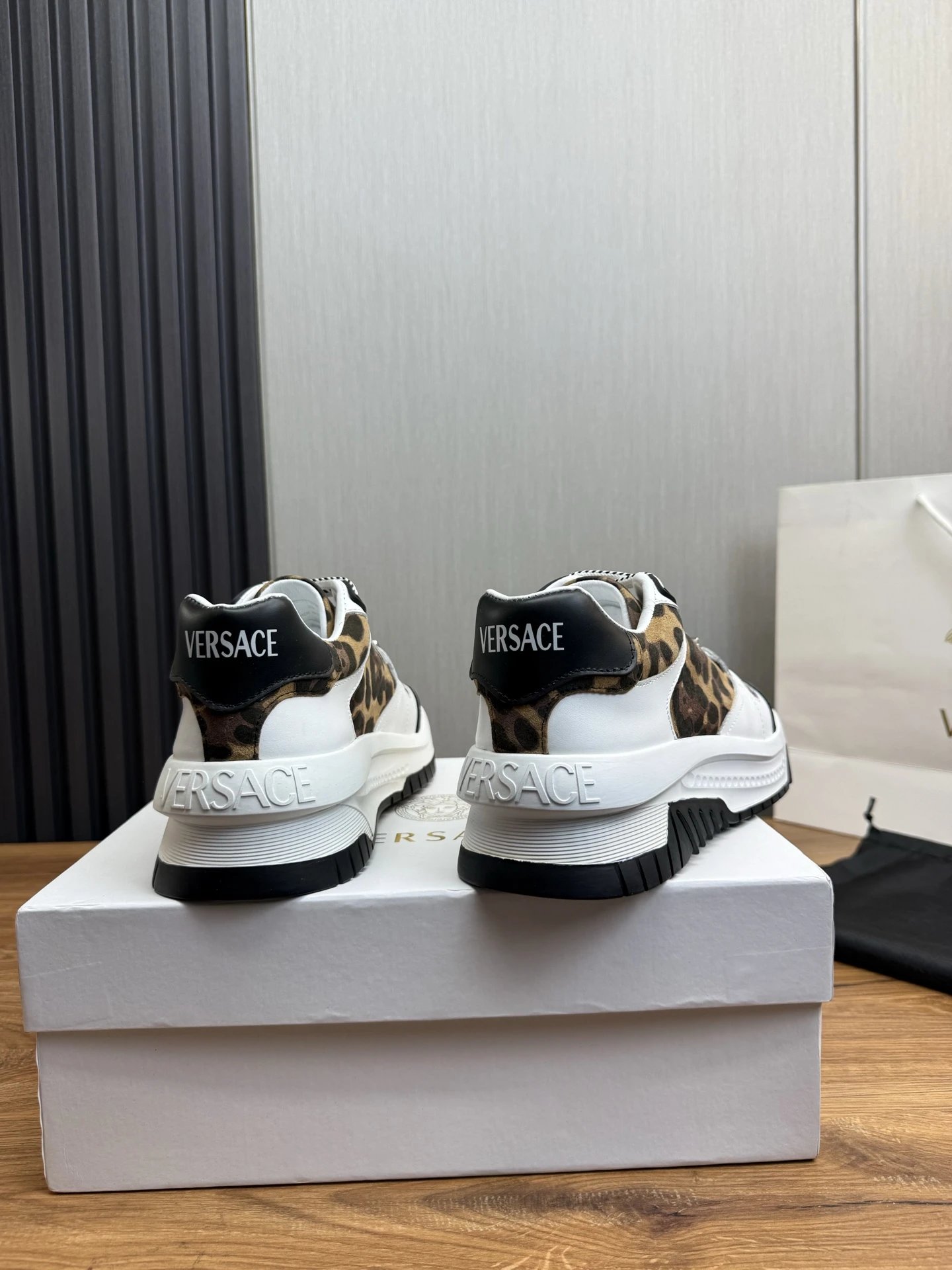 Luxury Leather Sneakers Leopard - Gallery Image 5 - Detailed View