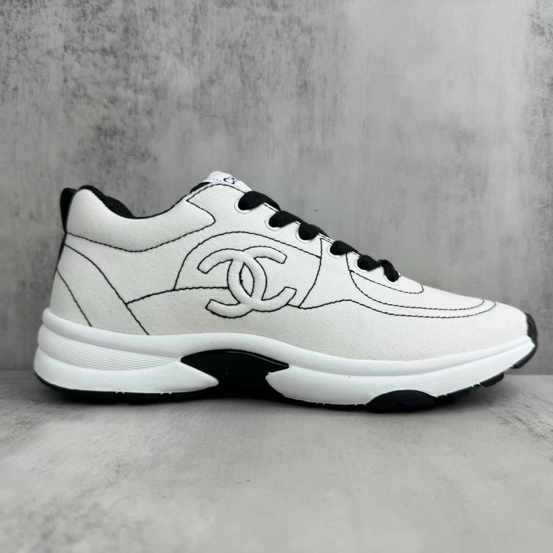 24SS Leather Panda Sneakers Women’s Black White - Gallery Image 6 - Detailed View