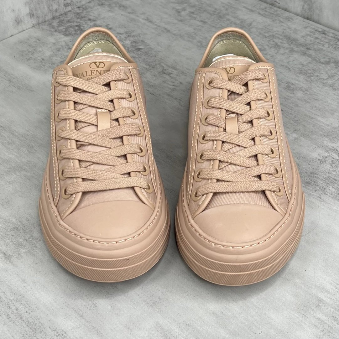 Valentino Garavani Beige Low Sneakers - Gallery Image 4 - Detailed View
