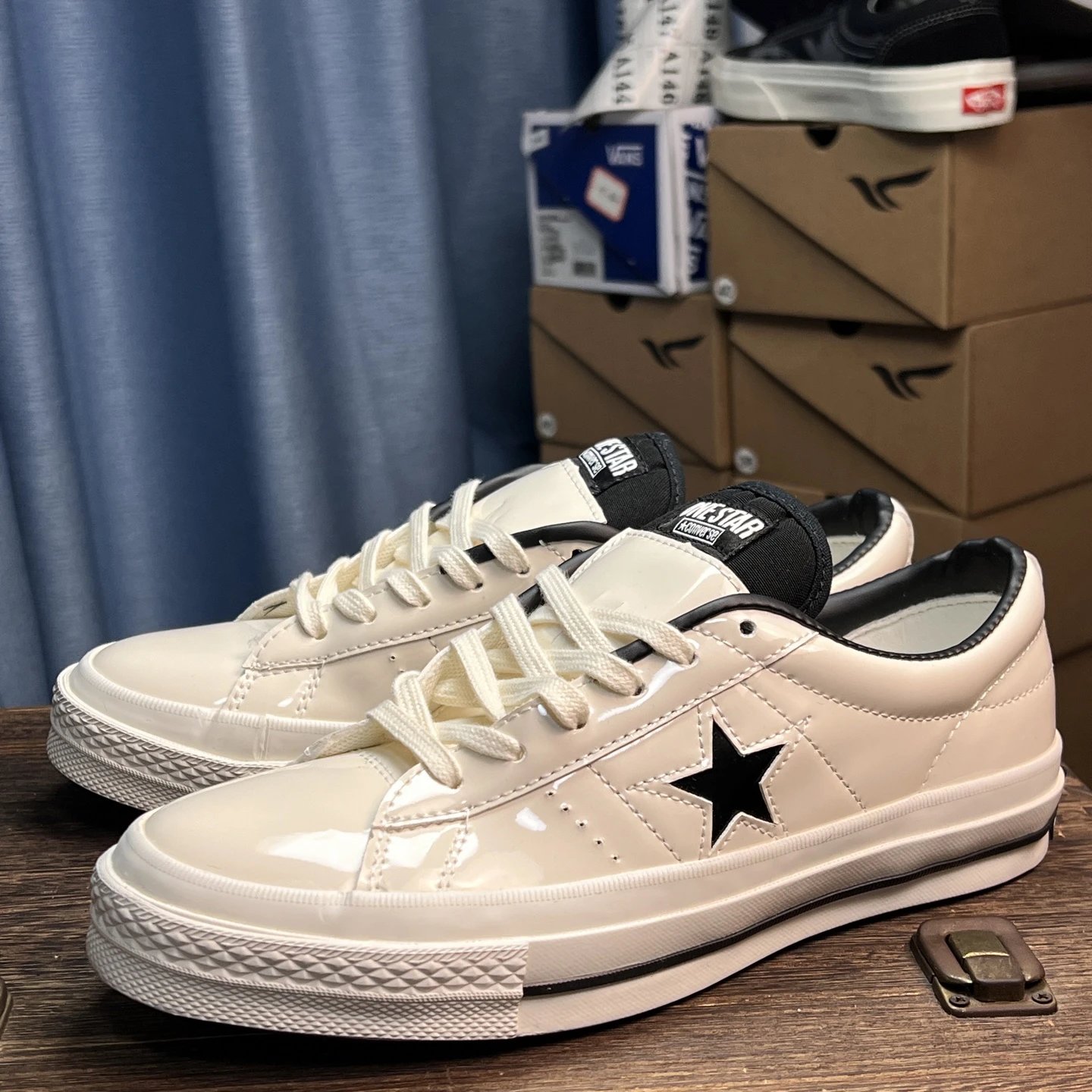 Low Top Patent Leather Skate Shoes Ivory Black - Gallery Image 1 - Detailed View