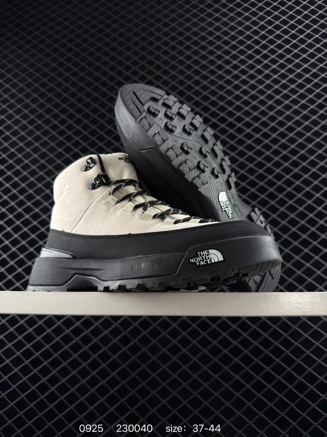 Outdoor High-top Boots Tawny - Gallery Image 6 - Detailed View