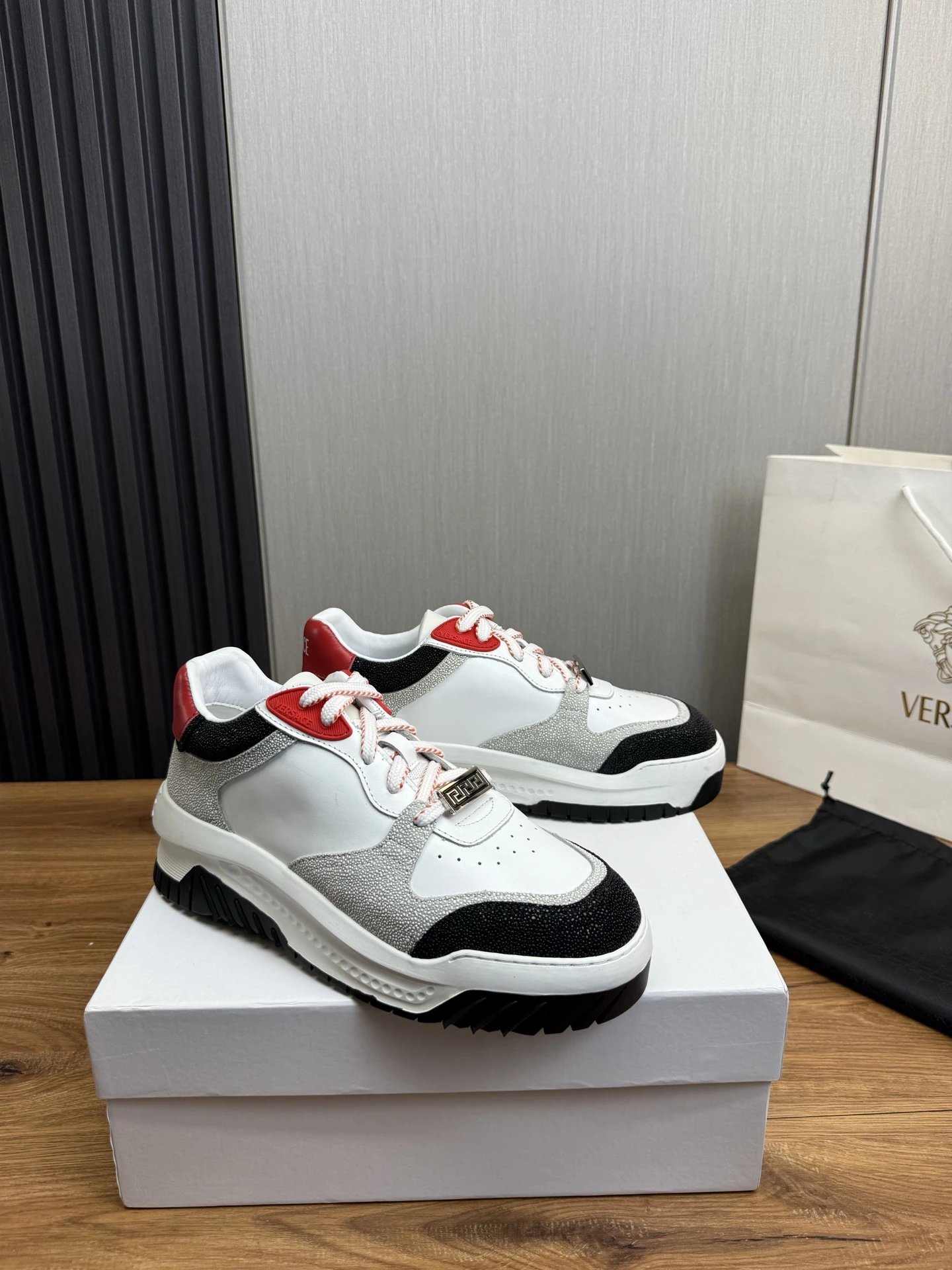 Luxury Leather Sneakers Monochrome Rouge - Gallery Image 3 - Detailed View