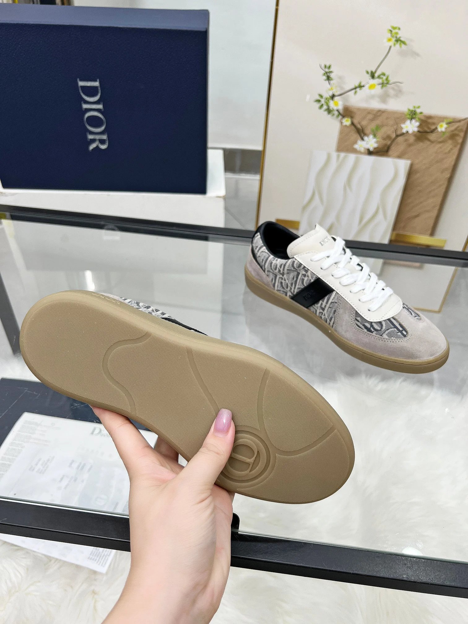 Dior B01 Sneakers Gray - Gallery Image 6 - Detailed View