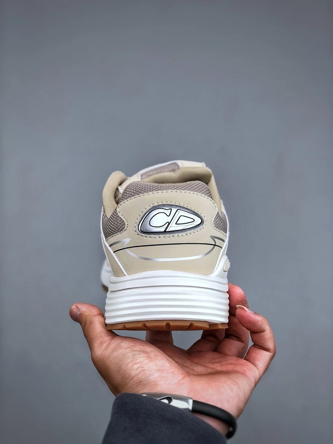 Men's Retro Running Sneakers Beige - Gallery Image 7 - Detailed View