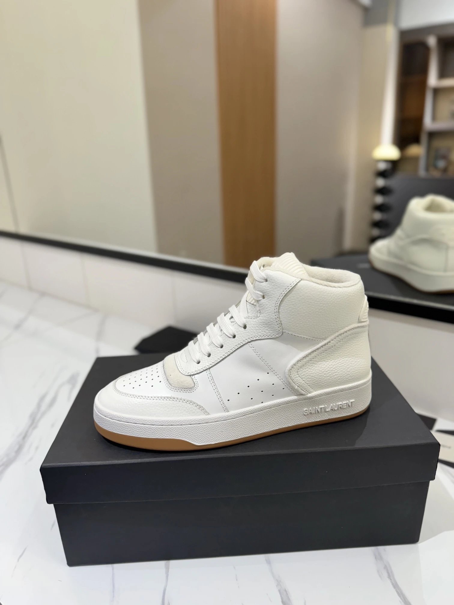 Saint Laurent SL61 Sneakers White - Gallery Image 4 - Detailed View