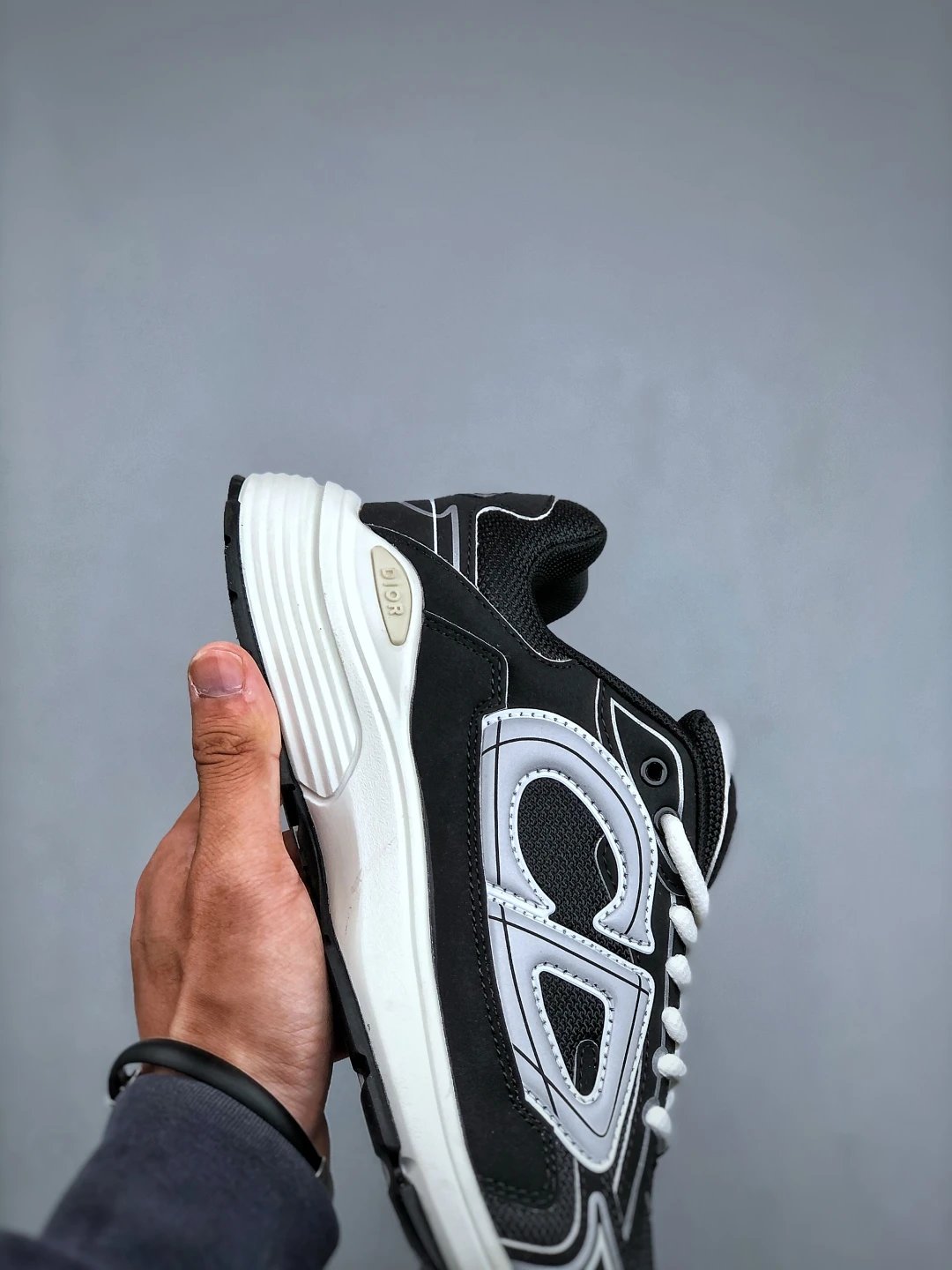 Retro Dad Sneakers Noir - Gallery Image 6 - Detailed View