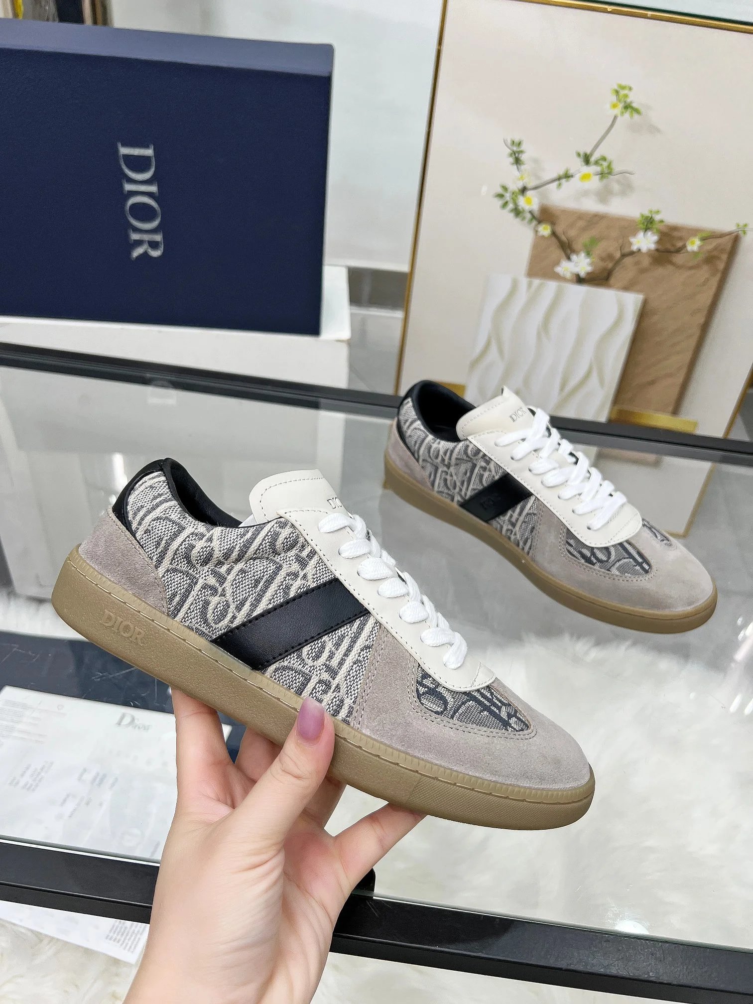 Dior B01 Sneakers Gray - Gallery Image 5 - Detailed View