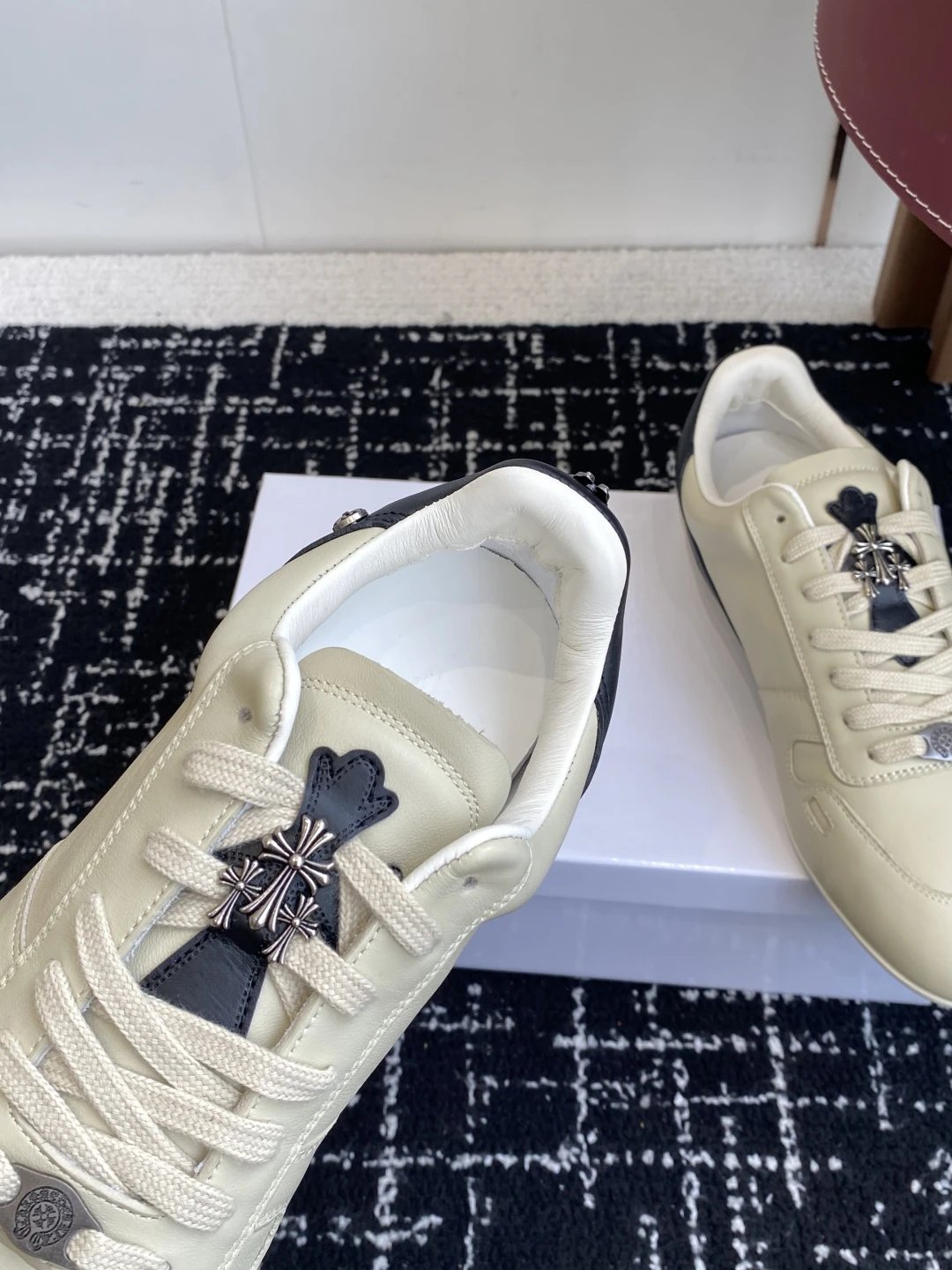 Vintage Leather Trainer Sneakers Cream Ivory - Gallery Image 7 - Detailed View