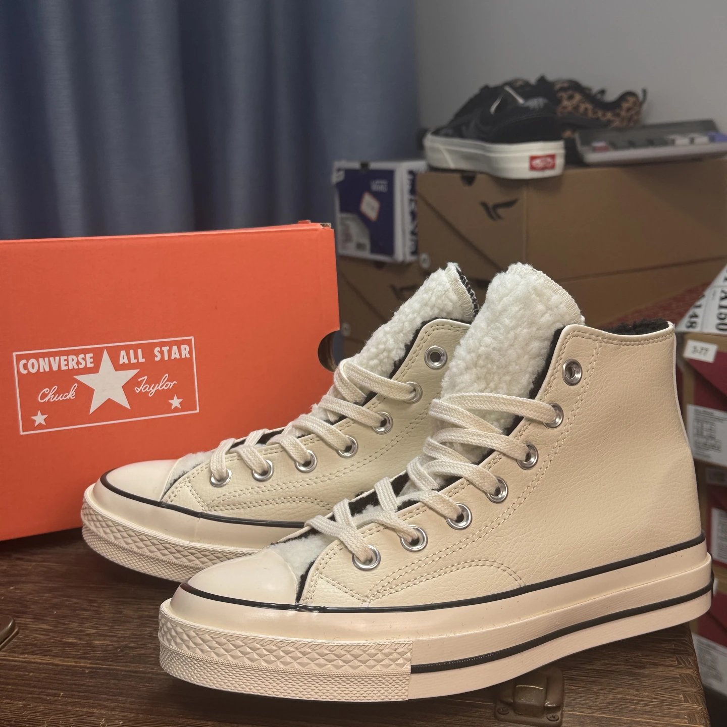 High Top Leather Sneakers Winter Cream - Gallery Image 9 - Detailed View