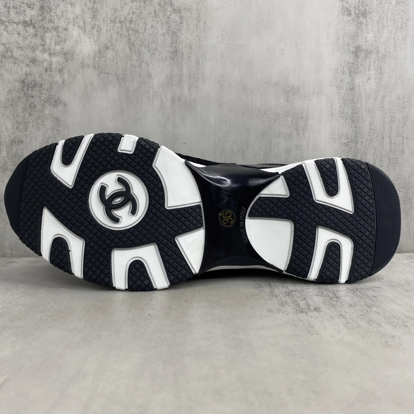 Luxury Leather Suede Mesh Sneakers Women Jet Black - Gallery Image 8 - Detailed View