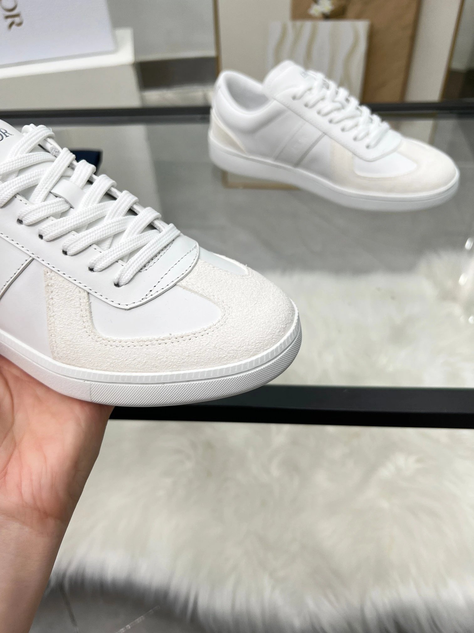 Dior B01 Leather Sneakers White - Gallery Image 6 - Detailed View