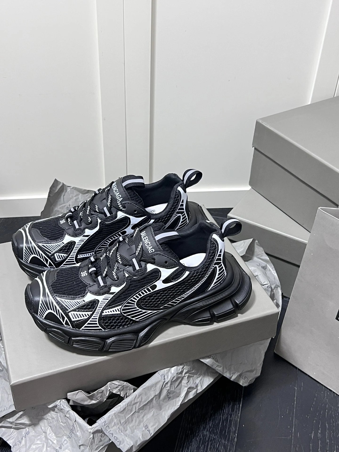 Retro Dad Sneakers Mesh Leather Chunky Sole Graphite Black - Gallery Image 4 - Detailed View