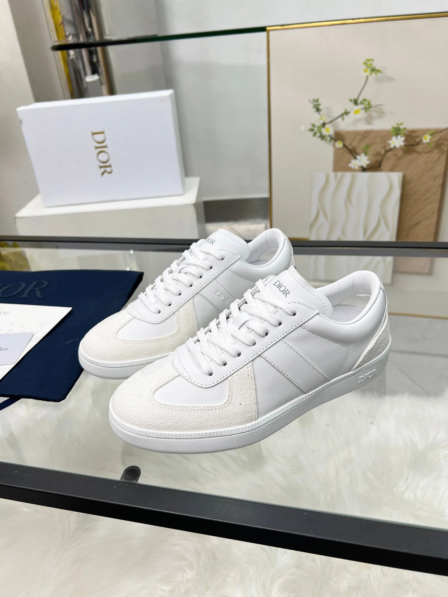 Dior B01 Leather Sneakers White - Gallery Image 3 - Detailed View