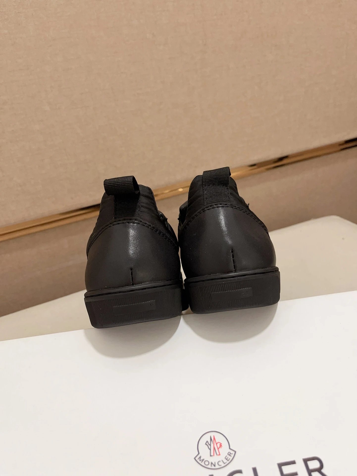 Moncler Lunarove Sneakers Black - Gallery Image 8 - Detailed View