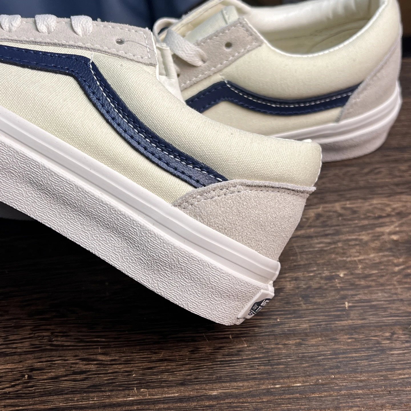 Old Skool 36 Canvas Sneakers Ivory Blue - Gallery Image 6 - Detailed View
