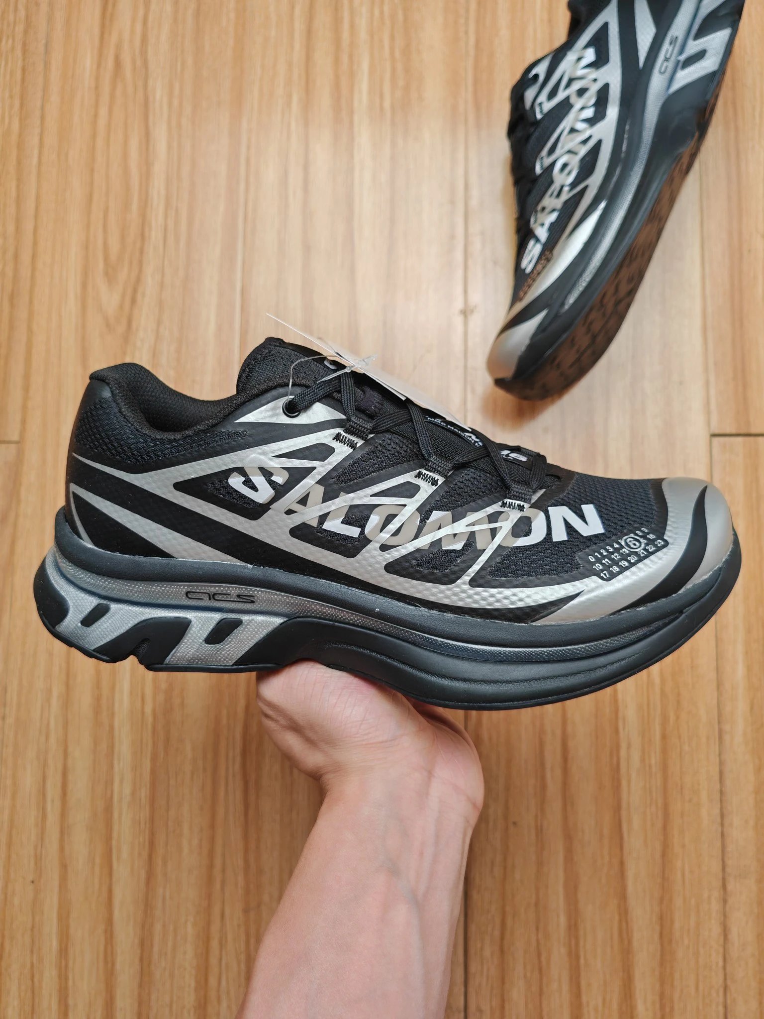 MM6 x Salomon Sctur 2 Sneakers Black Silver - Gallery Image 4 - Detailed View