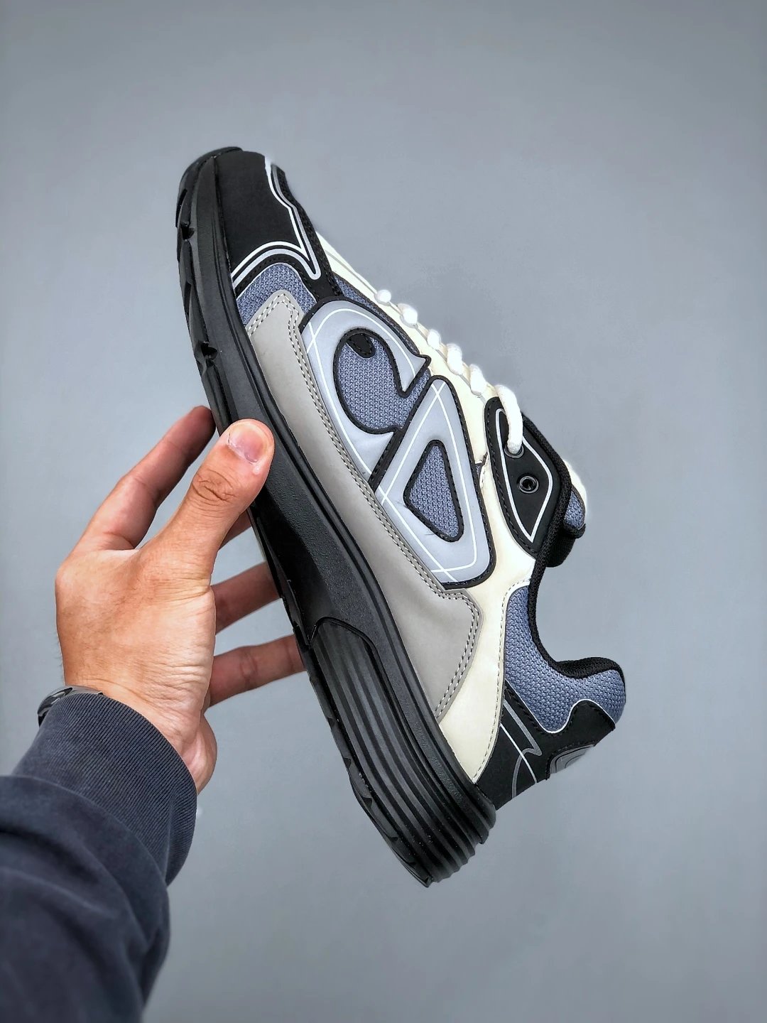 Dad Sneakers Athletic Stone B30 in Charcoal - Gallery Image 2 - Detailed View