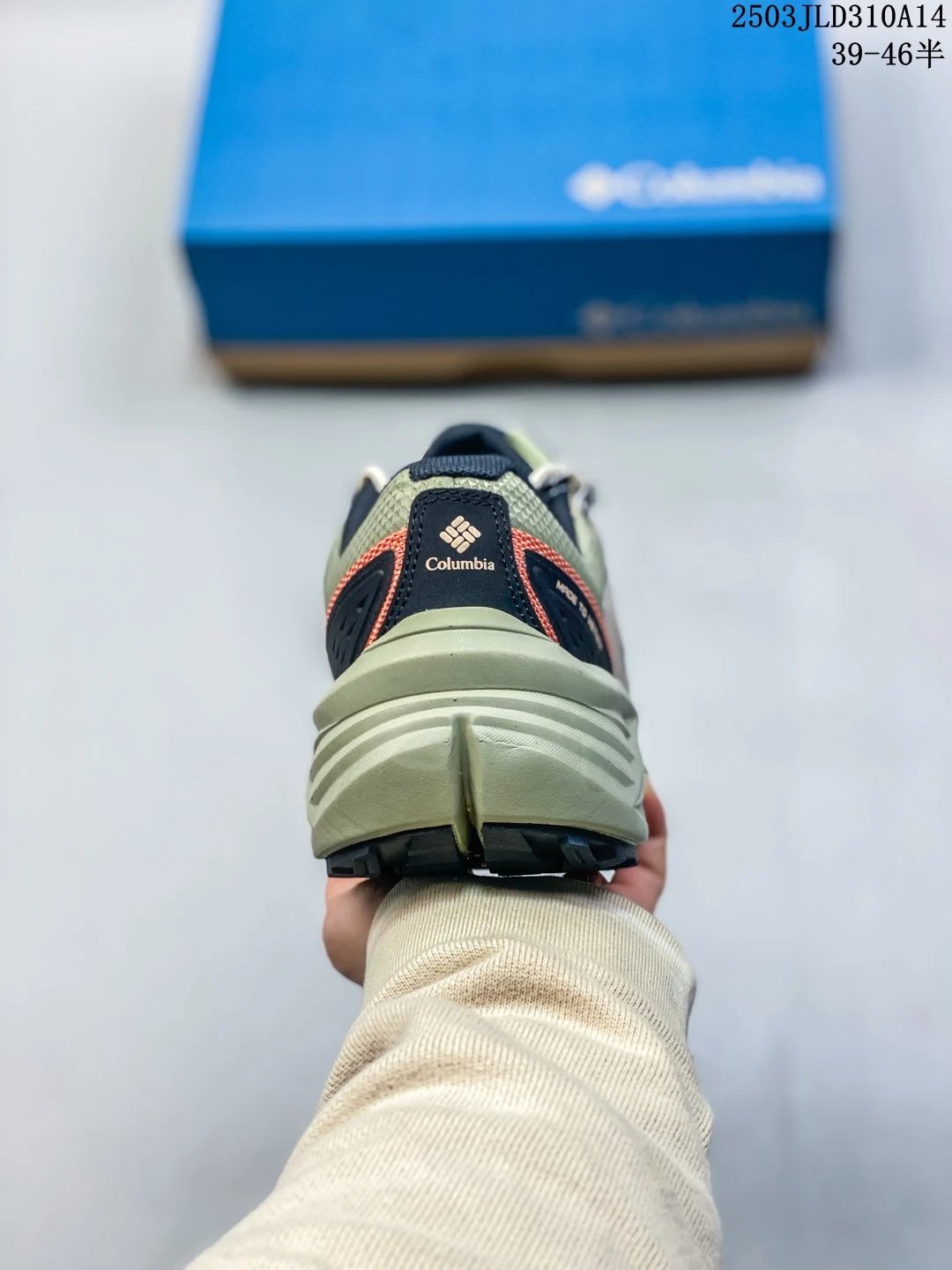 Trail Hiking Sneakers Waterproof Sandstone - Gallery Image 4 - Detailed View