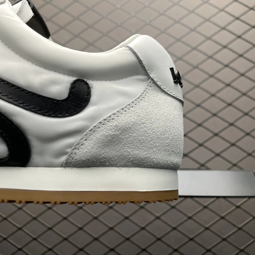 Loewe Ballet Runner Sneakers White Black - Gallery Image 4 - Detailed View
