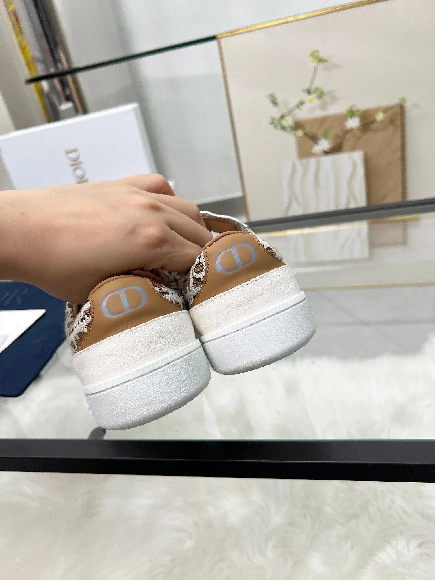 Dior B01 Sneakers Brown - Gallery Image 9 - Detailed View