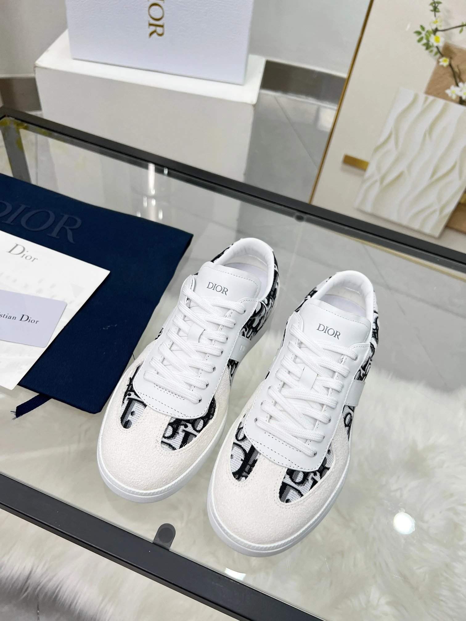 Dior B01 Sneakers Black White - Gallery Image 2 - Detailed View