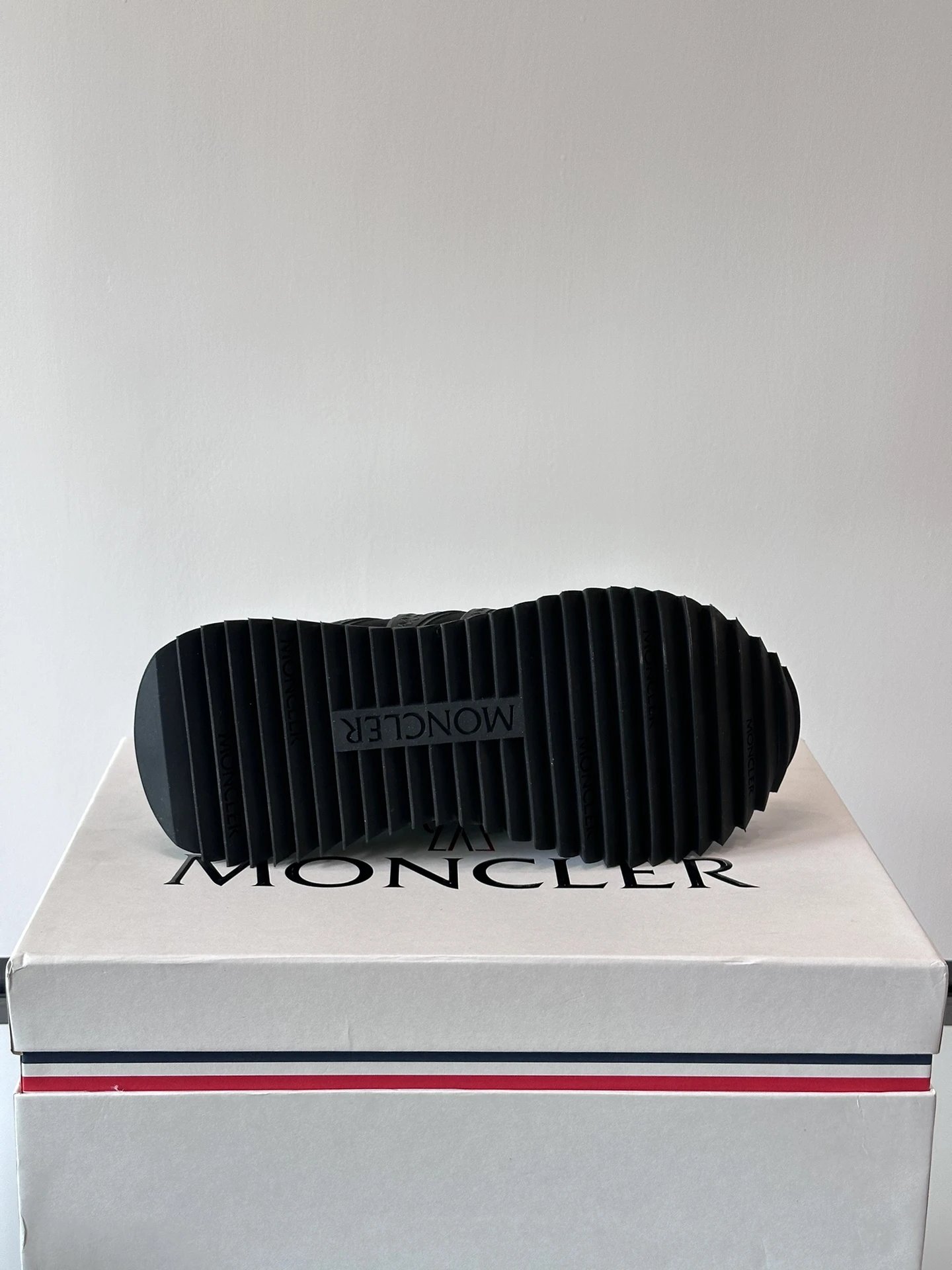 Moncler Pacey Sneakers Black  - Gallery Image 9 - Detailed View