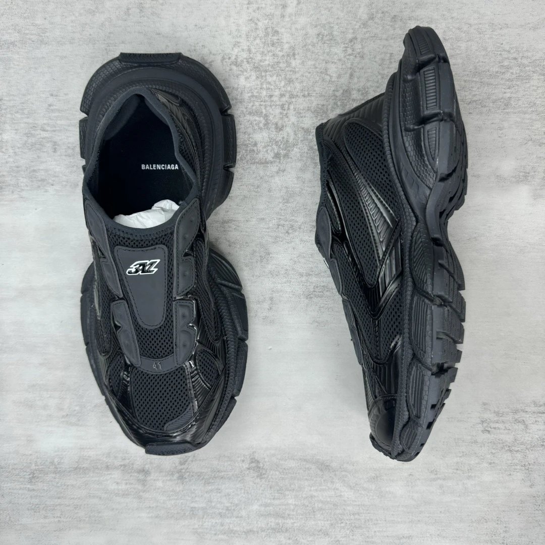 Chunky Mesh Slip-On Sneakers Retro Sport Jet Black - Gallery Image 3 - Detailed View