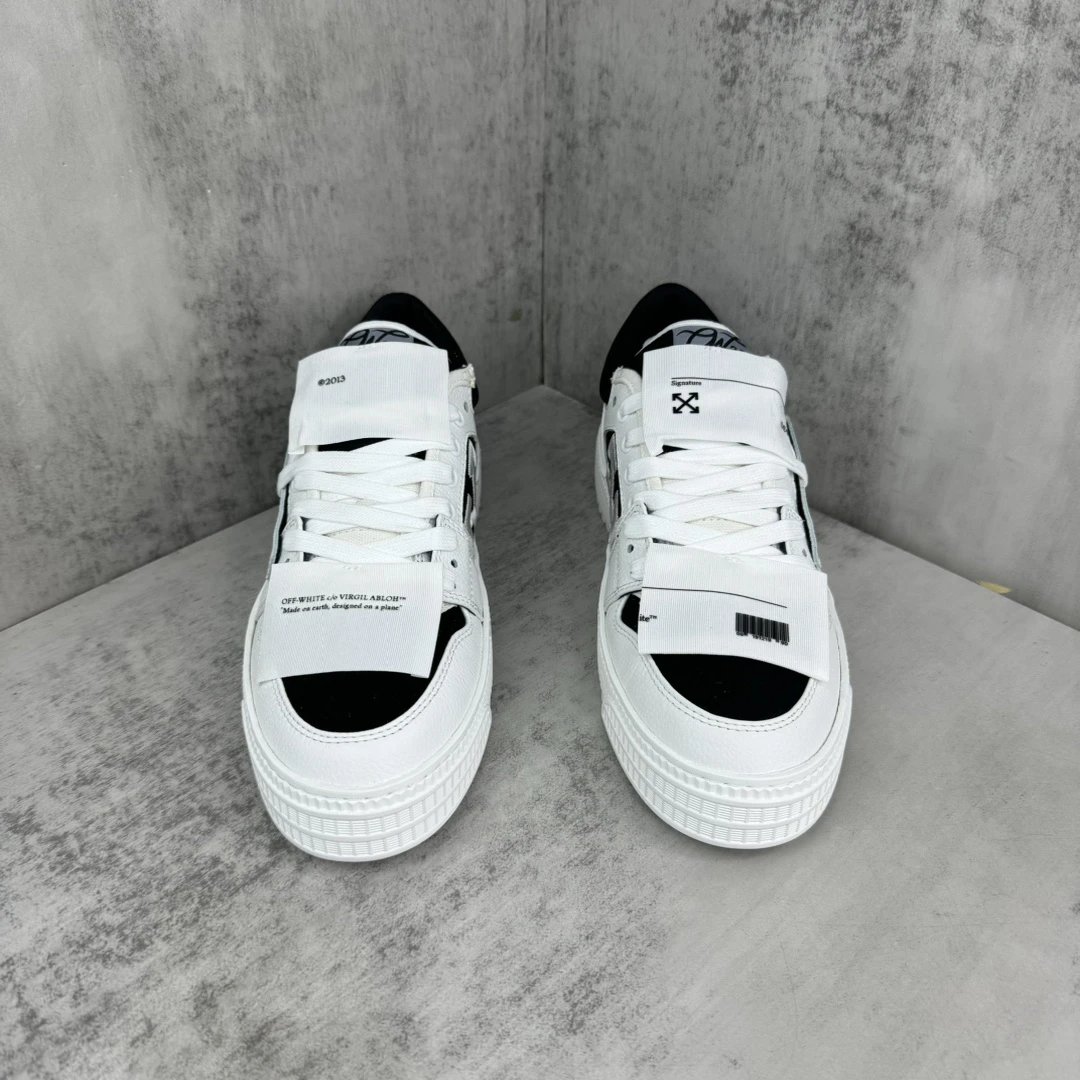 Low Vulcanized Canvas Sneakers Leather Lining White Noir - Gallery Image 4 - Detailed View