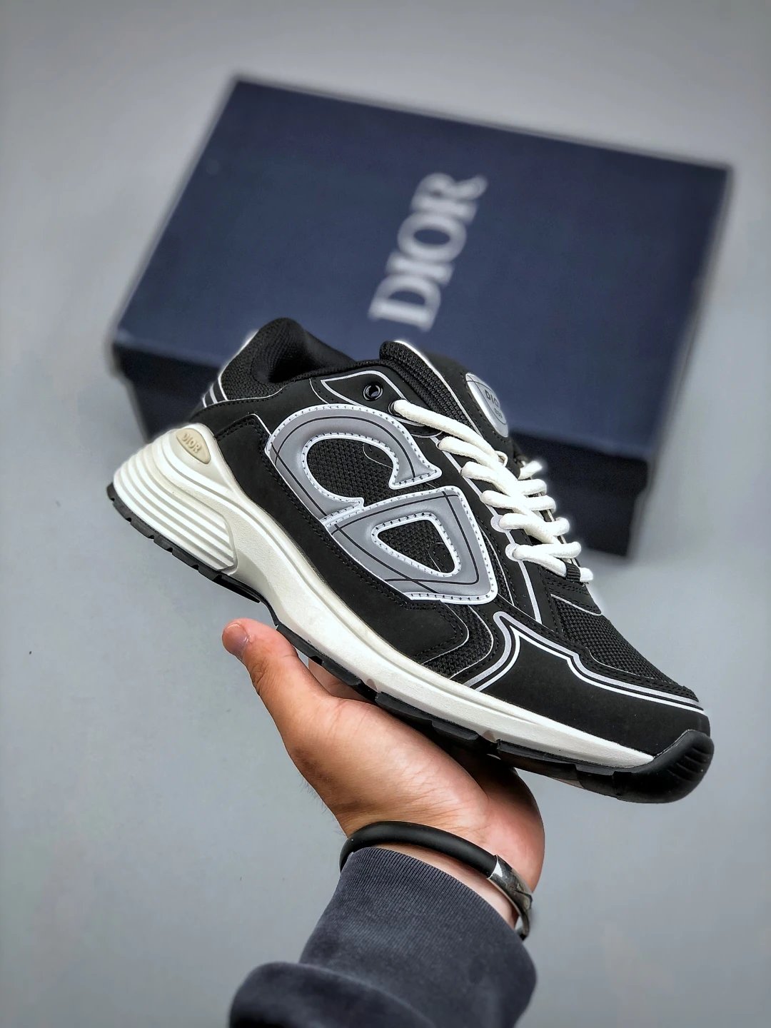 Retro Dad Sneakers Noir - Gallery Image 1 - Detailed View