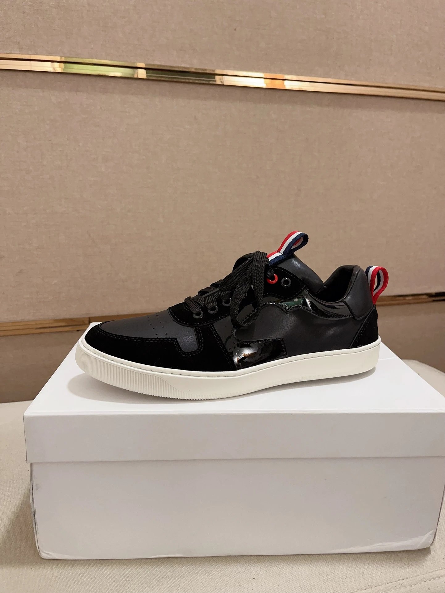 Moncler Lunarove Black Sneakers White sole - High Quality Product Image - Cnfans