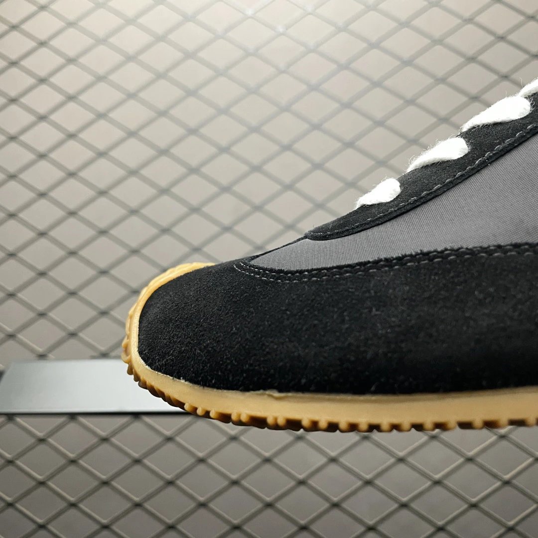 Loewe Ballet Runner Sneakers Black White - Gallery Image 6 - Detailed View