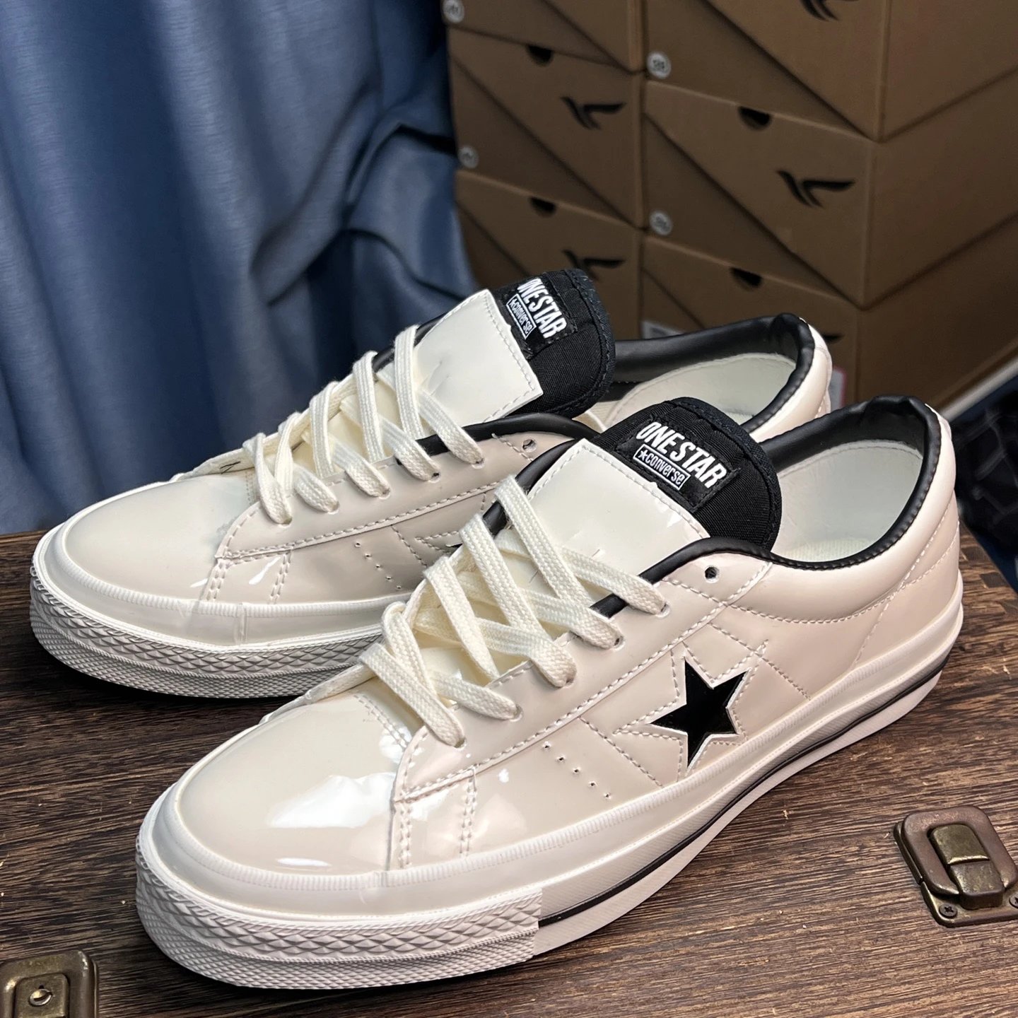 Low Top Patent Leather Skate Shoes Ivory Black - Gallery Image 4 - Detailed View