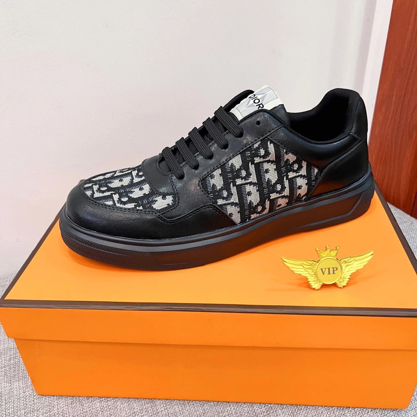Luxury Leather Low Top Sneakers Black Monochrome - Gallery Image 5 - Detailed View