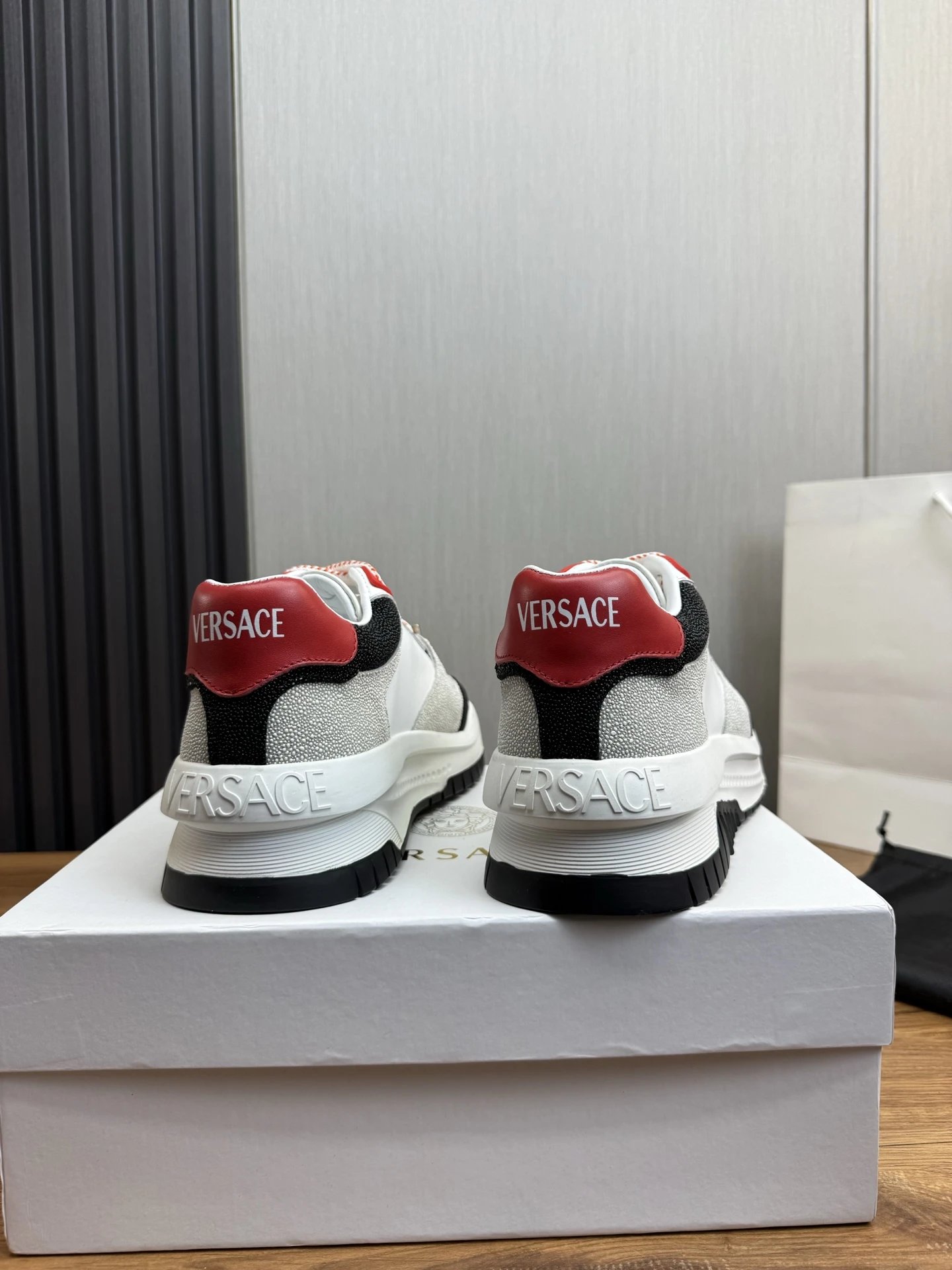 Luxury Leather Sneakers Monochrome Rouge - Gallery Image 5 - Detailed View