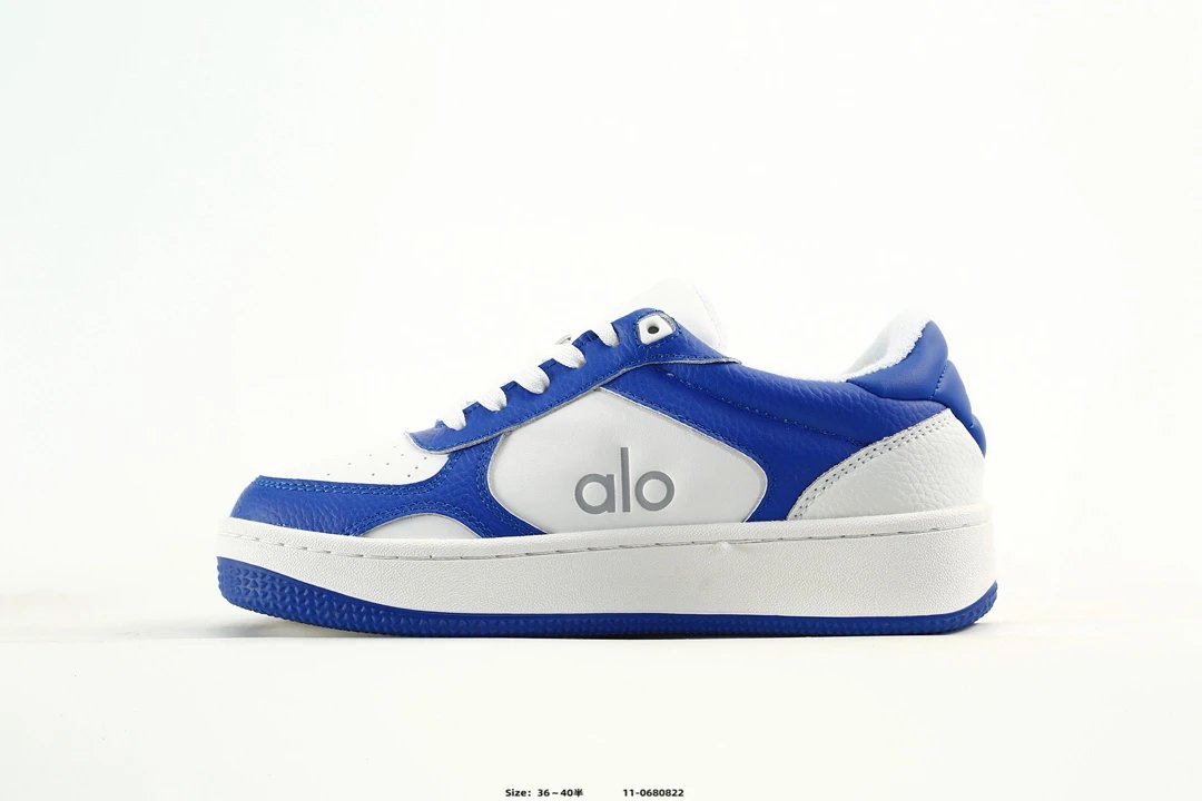 Alo Yoga Runner Sneakers Blue White - Gallery Image 3 - Detailed View