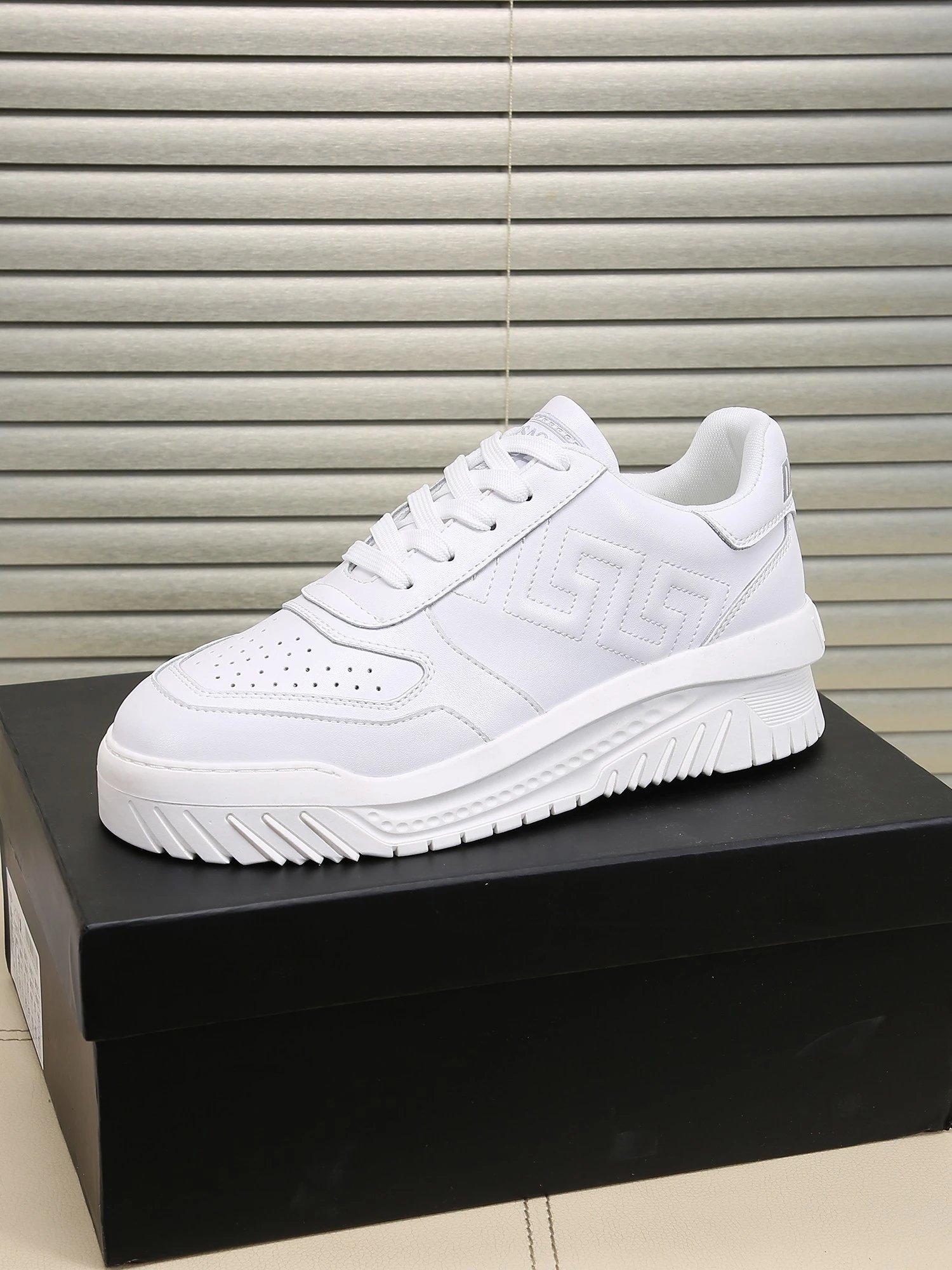 Grace Labyrinth Leather Sneakers Ivory White - Gallery Image 3 - Detailed View