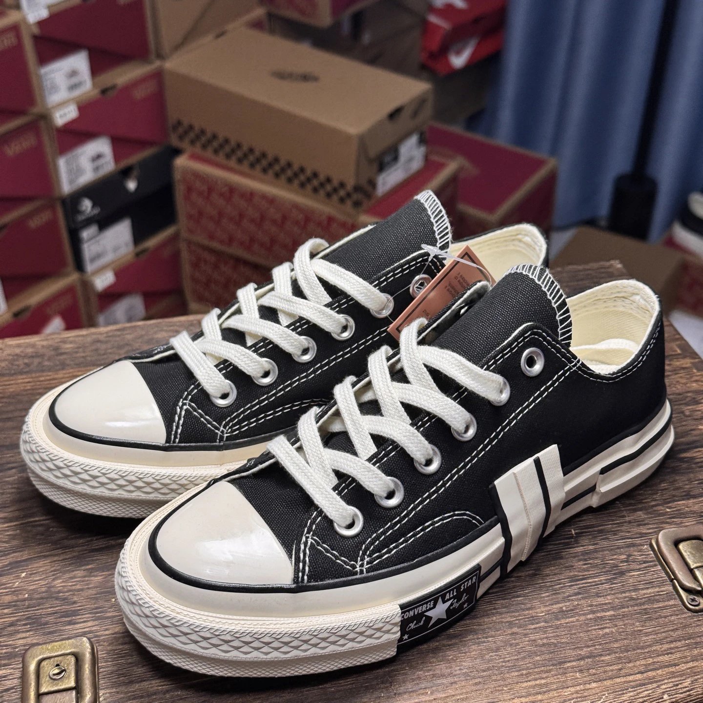 Canvas Low Top Sneakers Vintage Black - Gallery Image 4 - Detailed View