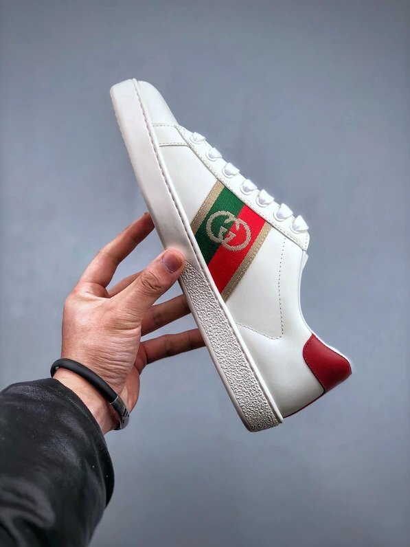 Gucci Bee White Red Sneakers GG embroidery - Gallery Image 2 - Detailed View