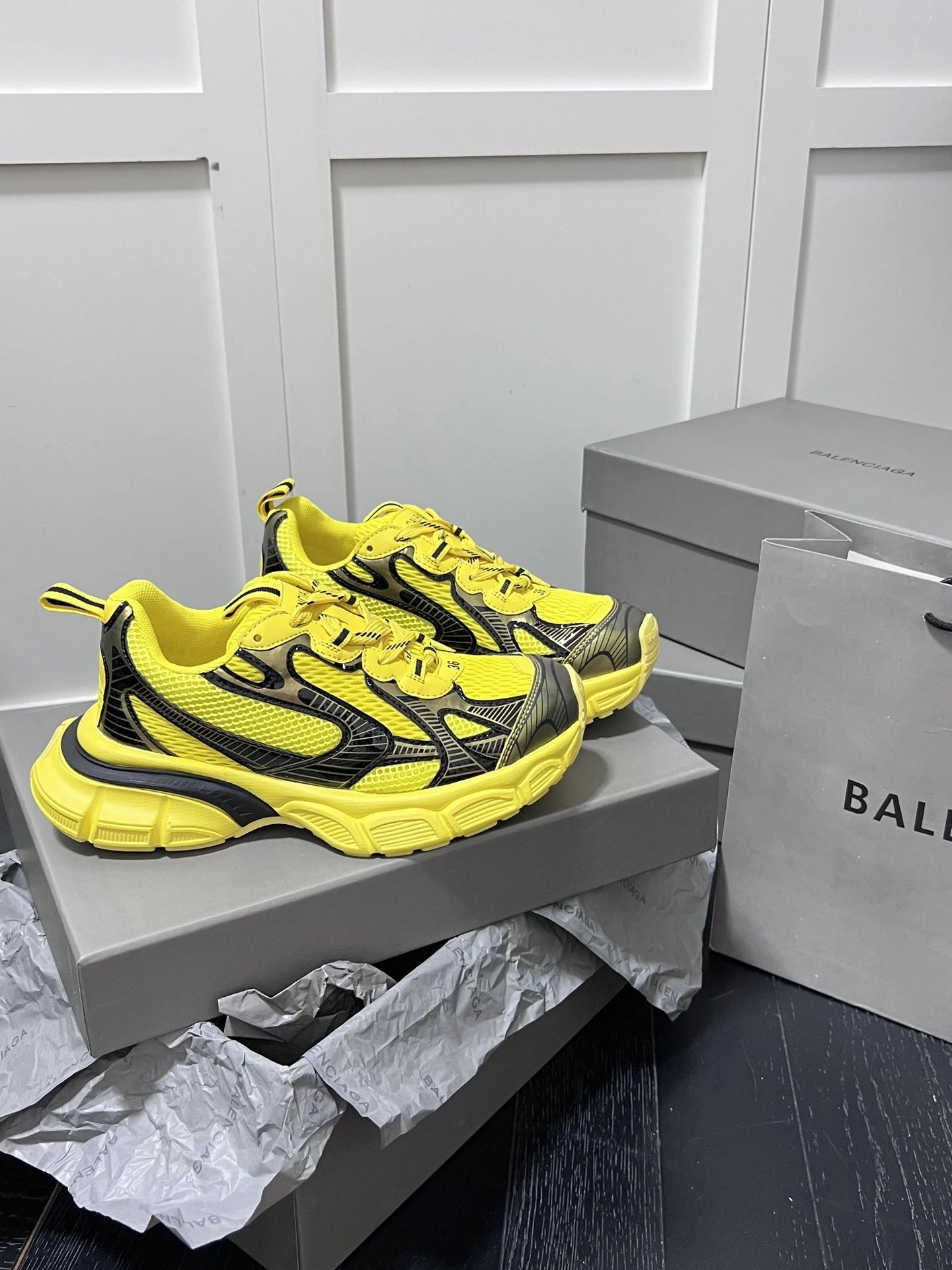 Retro Chunky Mesh Dad Sneakers with Tire Sole Neon Yellow - Gallery Image 5 - Detailed View