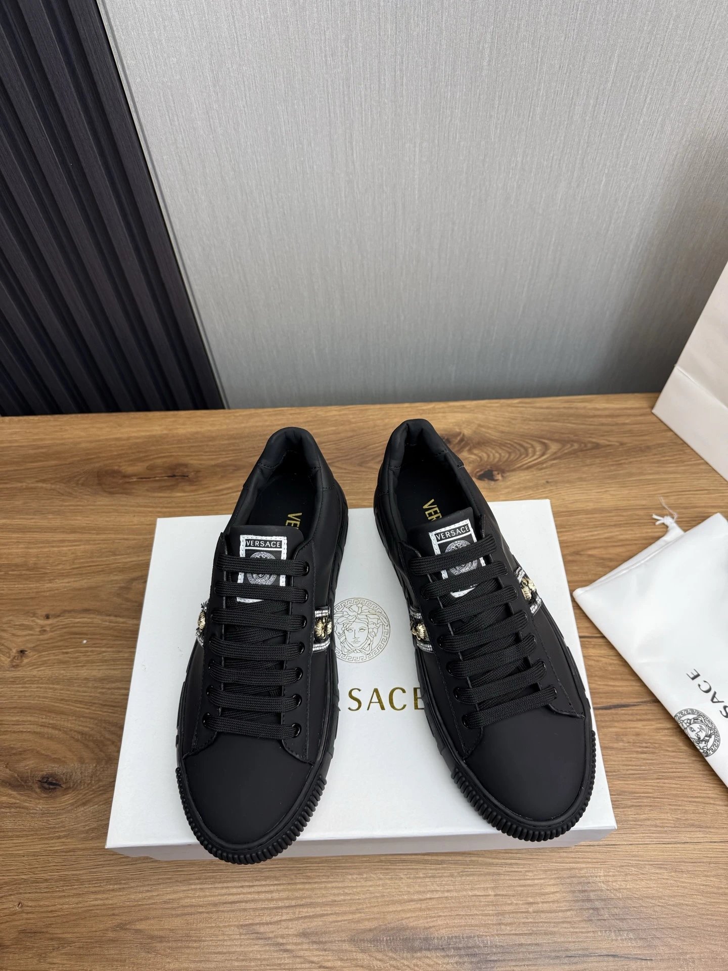 Luxury Leather Low Top Sneakers for Couple Jet Black - Gallery Image 3 - Detailed View