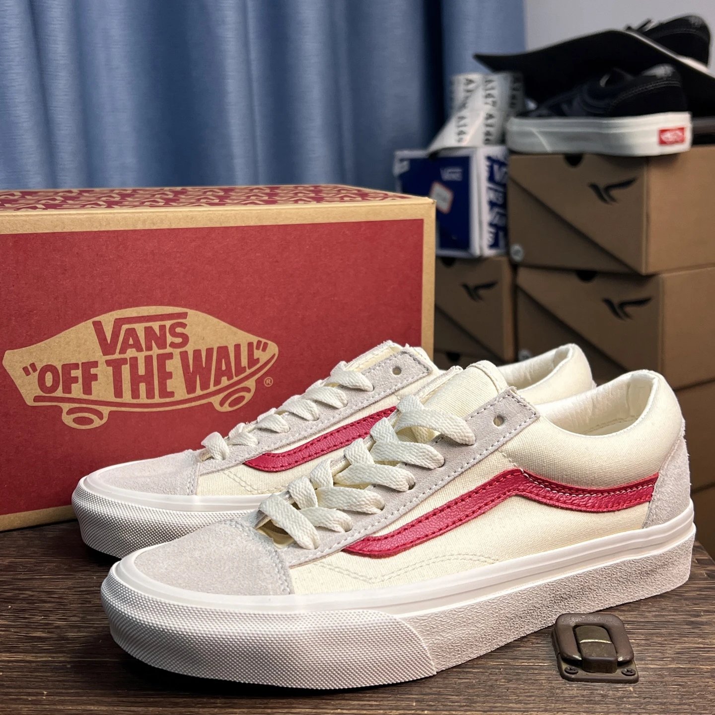 Old Skool 36 Canvas Sneakers Ivory with Crimson Stripes - Gallery Image 2 - Detailed View