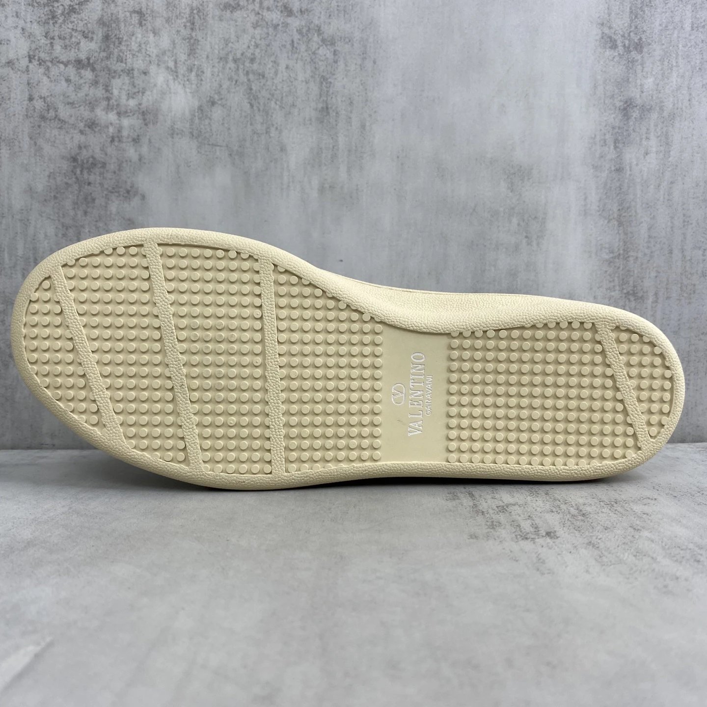 Dog Print Leather Low Top Sneakers Ivory - Gallery Image 8 - Detailed View