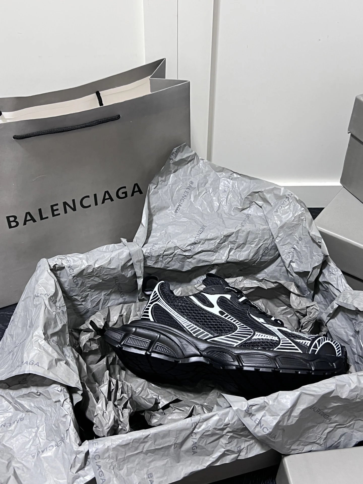 Retro Dad Sneakers Mesh Leather Chunky Sole Graphite Black - Gallery Image 8 - Detailed View