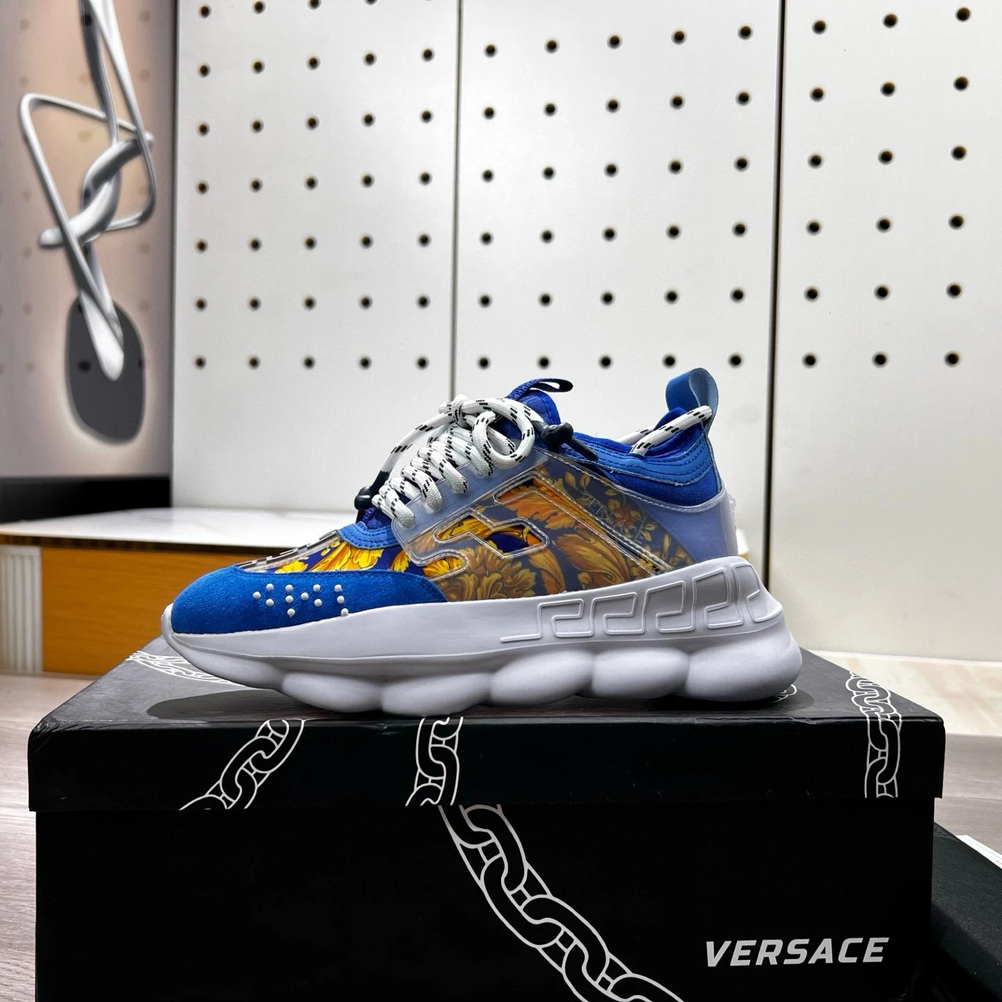 Baroque Print Leather Sneakers with White Sole in Royal Blue - Versace - Cnfans - $65.16