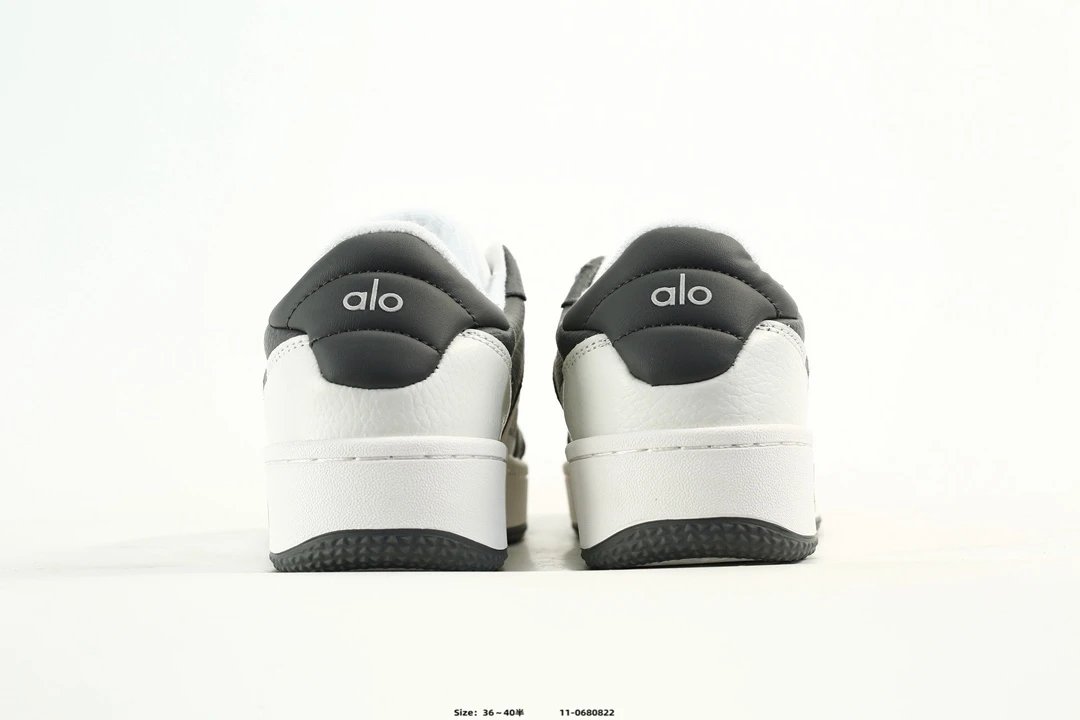 Alo Yoga Runner Sneakers Black White - Gallery Image 7 - Detailed View